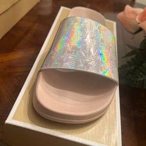 !NEW! Michael Kors Gilmore Slide